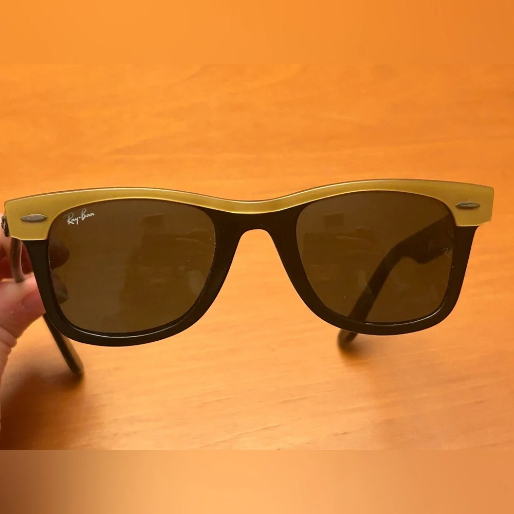 Ray-Ban Classic Black and Gold Wayfarer Sunglasses